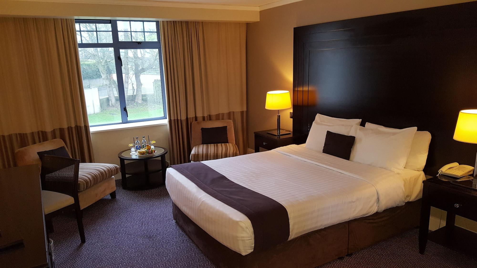 Shamrock Lodge Hotel แอธลอน ภายนอก รูปภาพ