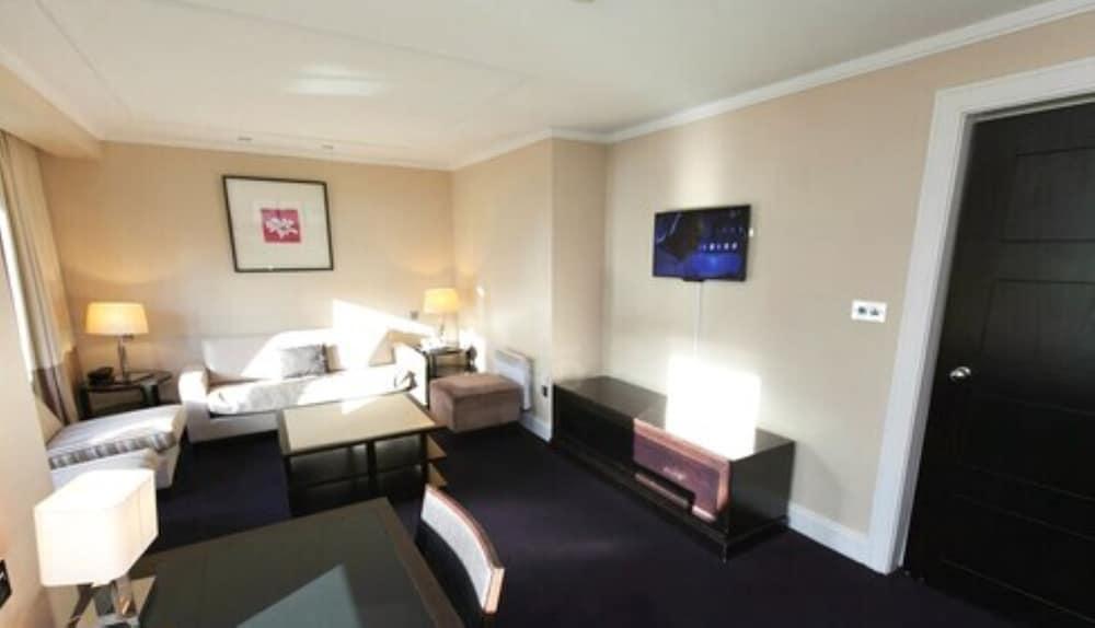 Shamrock Lodge Hotel แอธลอน ภายนอก รูปภาพ