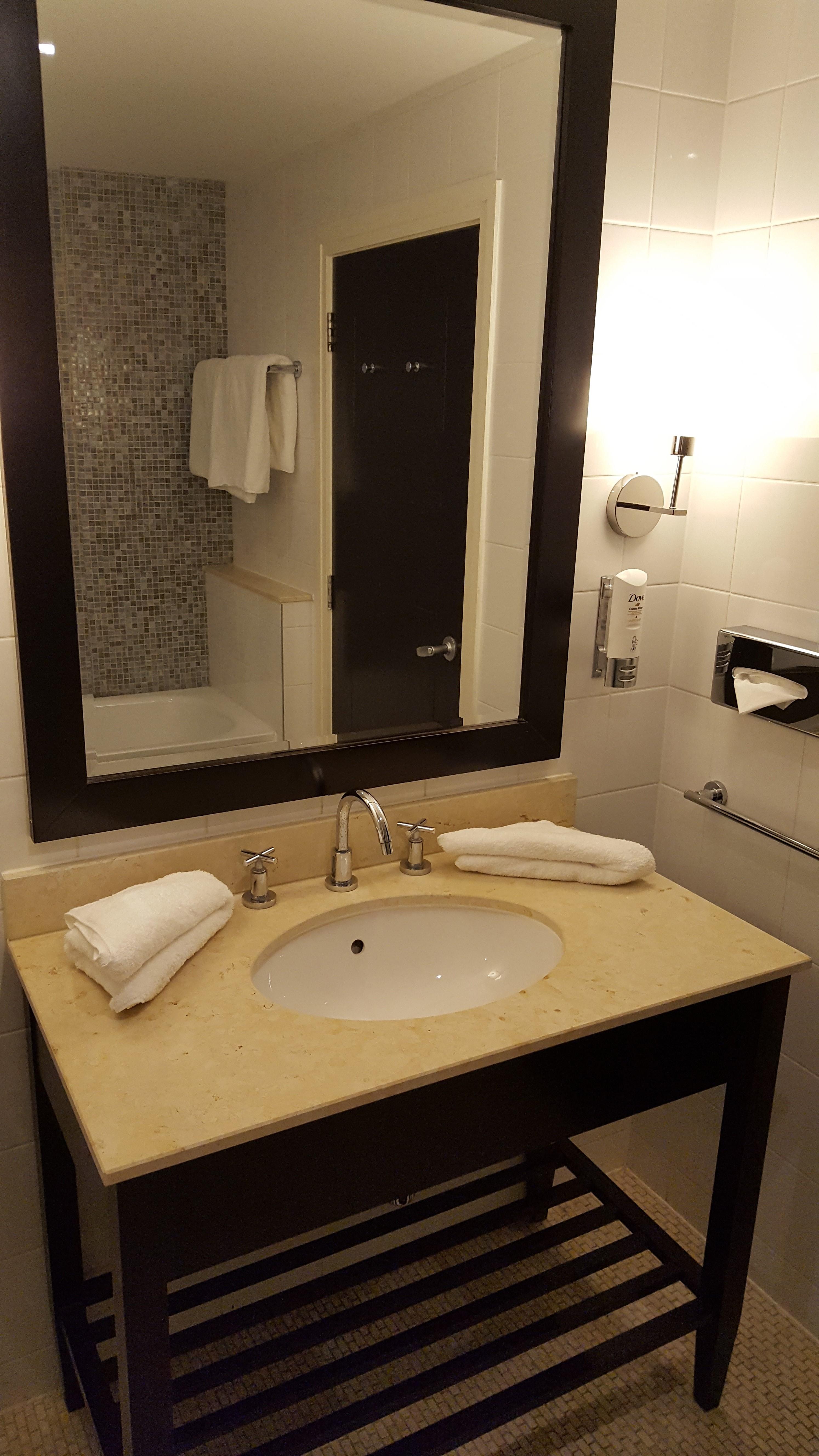 Shamrock Lodge Hotel แอธลอน ภายนอก รูปภาพ