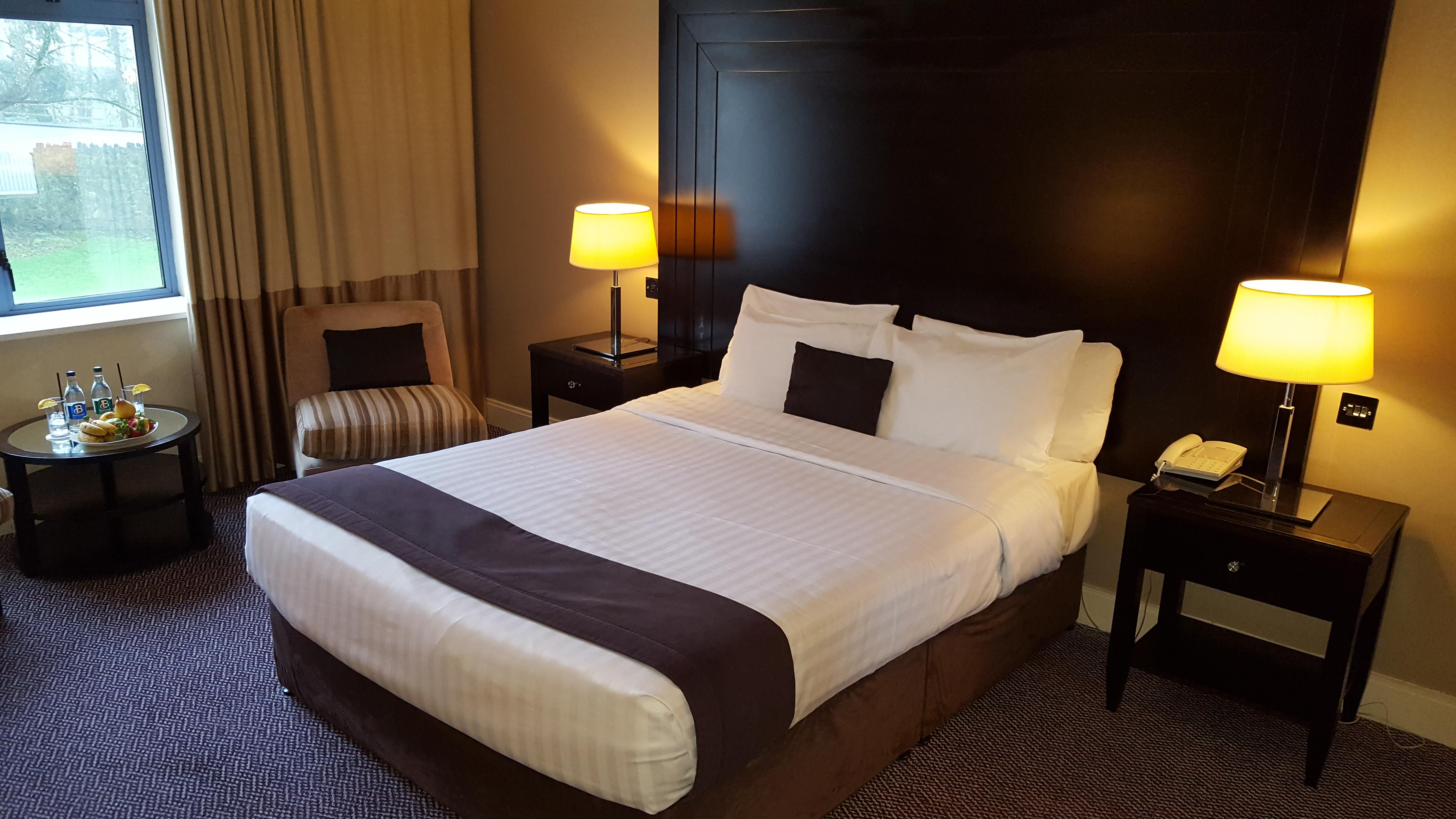 Shamrock Lodge Hotel แอธลอน ภายนอก รูปภาพ