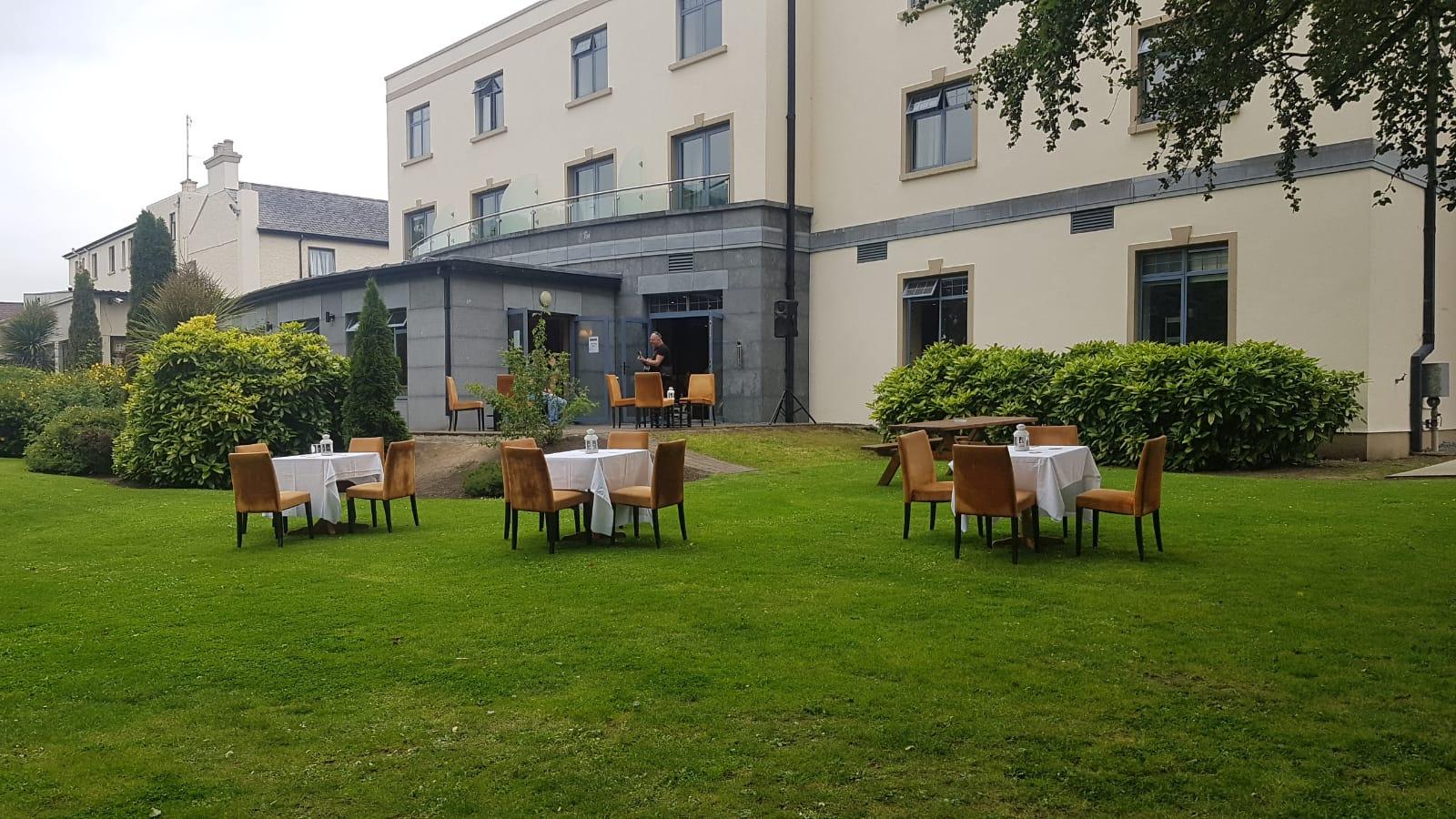 Shamrock Lodge Hotel แอธลอน ภายนอก รูปภาพ