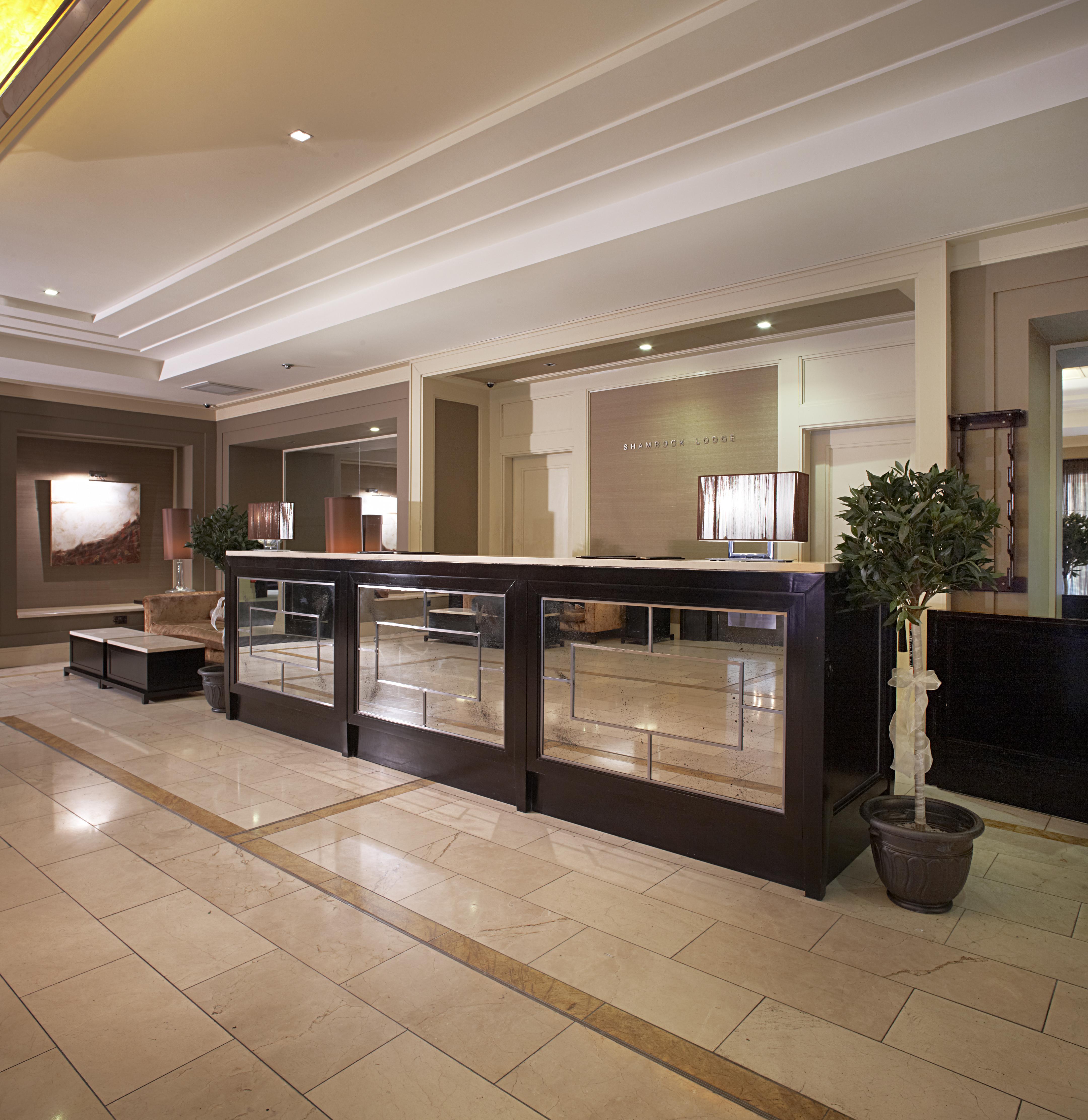 Shamrock Lodge Hotel แอธลอน ภายนอก รูปภาพ