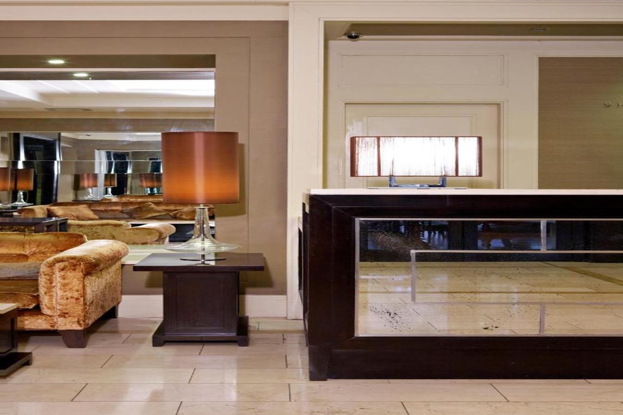 Shamrock Lodge Hotel แอธลอน ภายนอก รูปภาพ