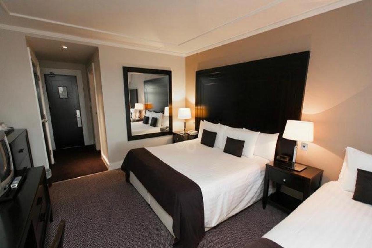 Shamrock Lodge Hotel แอธลอน ภายนอก รูปภาพ