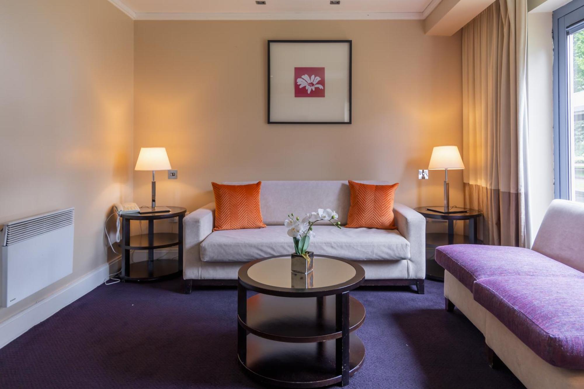 Shamrock Lodge Hotel แอธลอน ภายนอก รูปภาพ