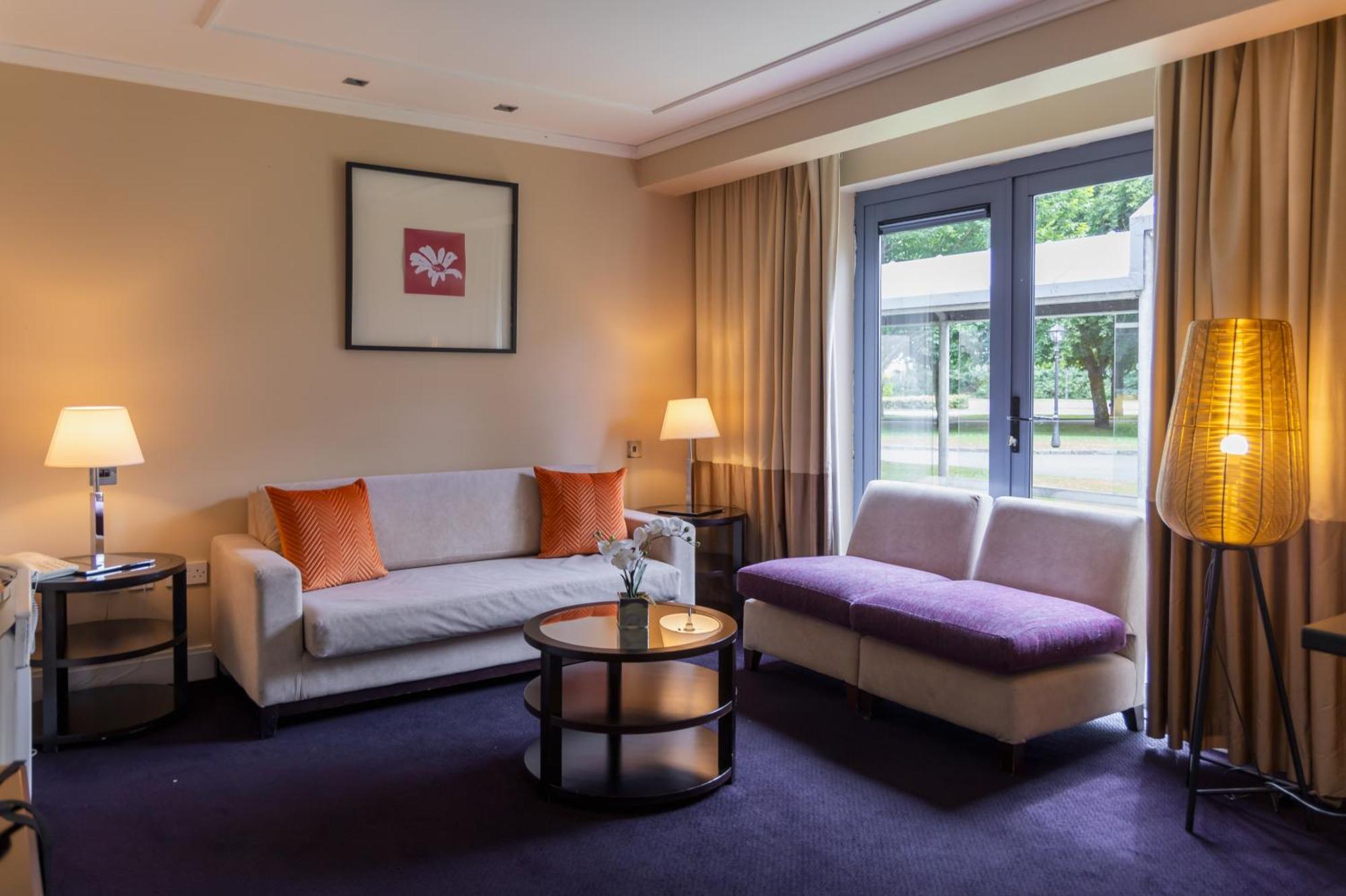 Shamrock Lodge Hotel แอธลอน ภายนอก รูปภาพ