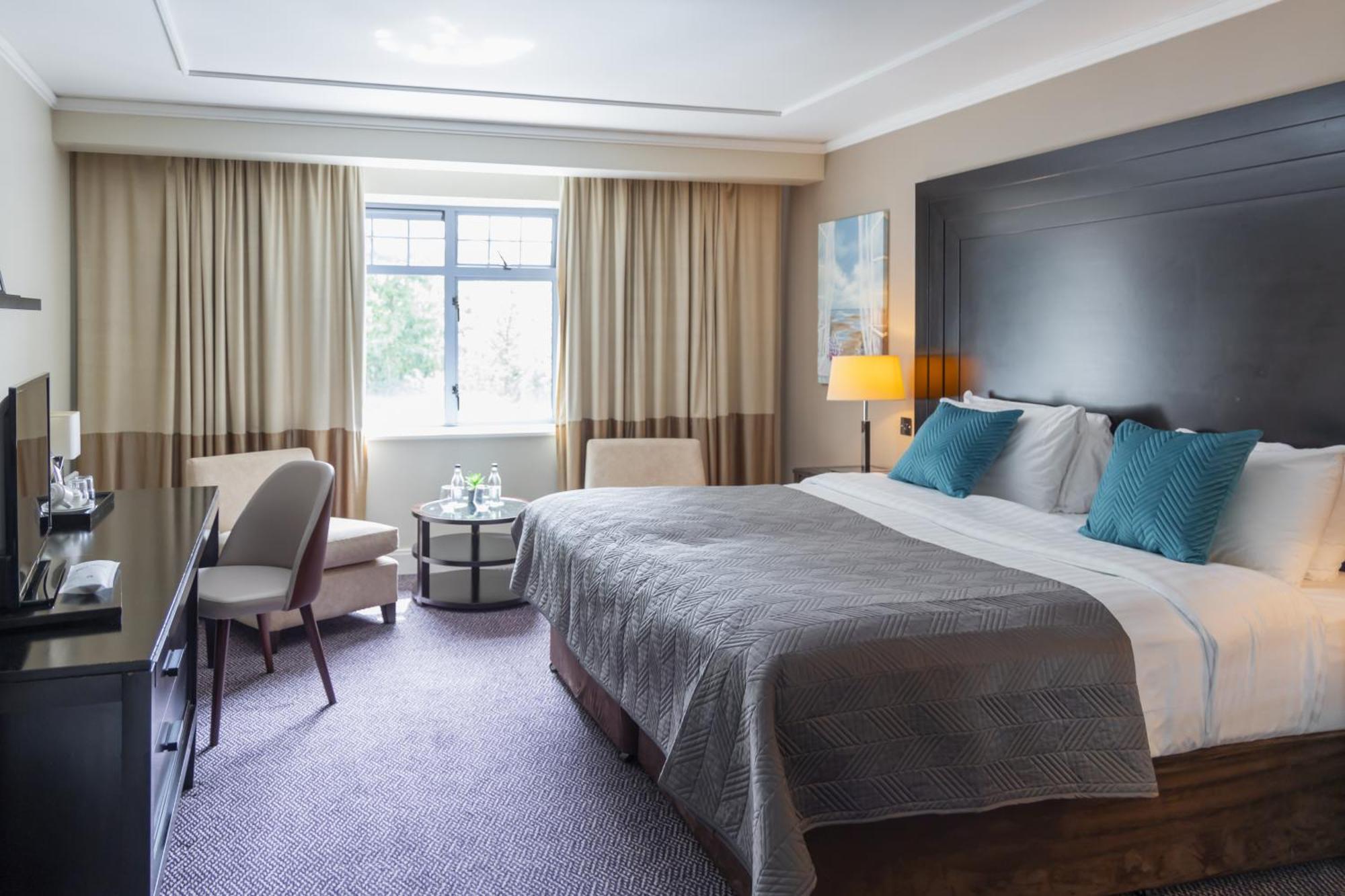 Shamrock Lodge Hotel แอธลอน ภายนอก รูปภาพ