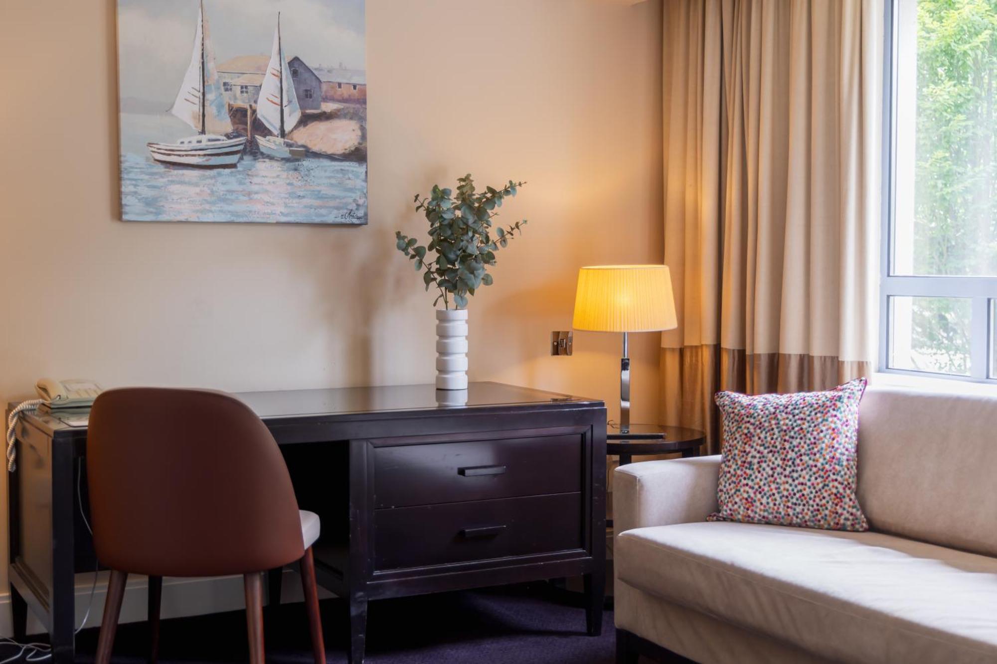 Shamrock Lodge Hotel แอธลอน ภายนอก รูปภาพ