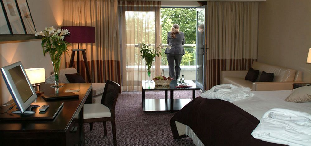 Shamrock Lodge Hotel แอธลอน ภายนอก รูปภาพ