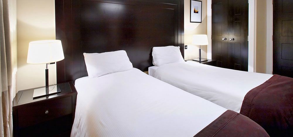 Shamrock Lodge Hotel แอธลอน ภายนอก รูปภาพ
