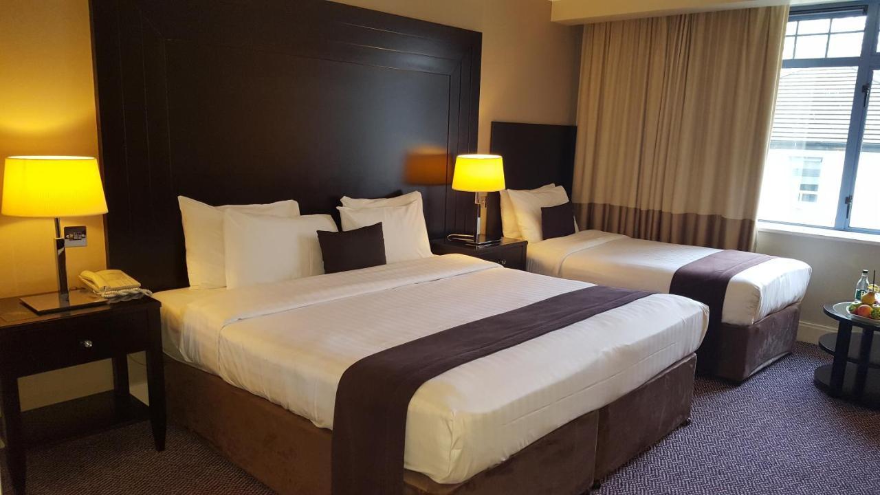 Shamrock Lodge Hotel แอธลอน ภายนอก รูปภาพ